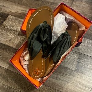 Tory Burch Carson Flat Thong Sandal - Satin Green Size 8